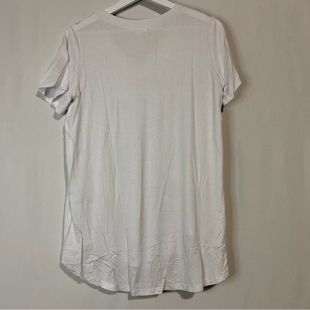 Amaryllis Women’s Short Sleeve V Neck Tee Shirt White NWOT - Picture 8 of 8
